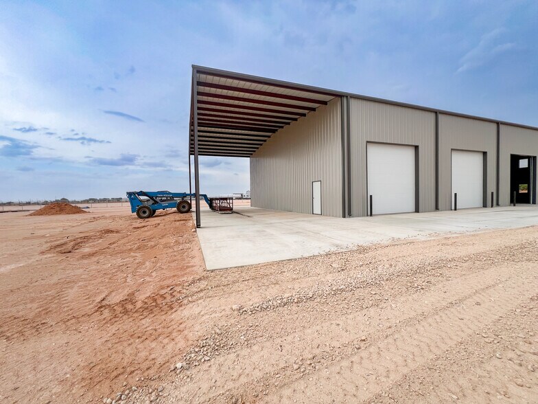 More Photos Of 4601 E County Road 128, Midland Warehouse For Lease