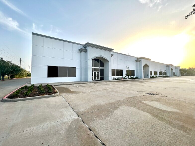 More Photos Of 12560 Reed Rd, Sugar Land Light Manufacturing For Lease