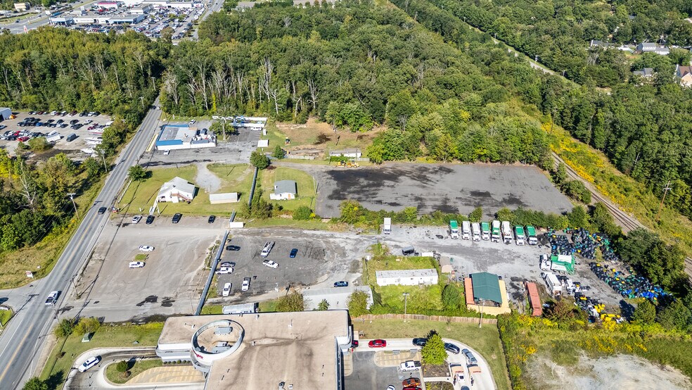 More Photos Of 2400 Old Washington Rd, Waldorf Auto Repair For Lease