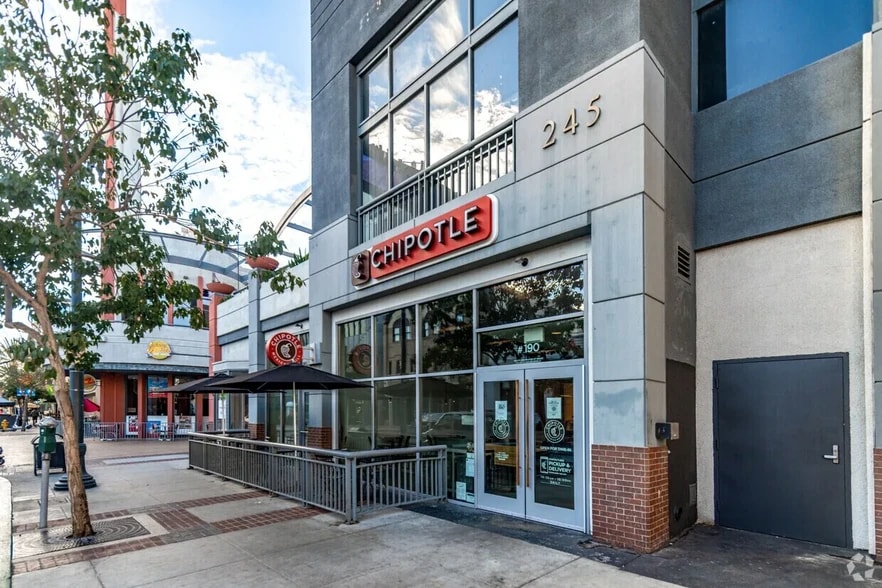 More Photos Of 245 Pine Ave, Long Beach Storefront For Lease