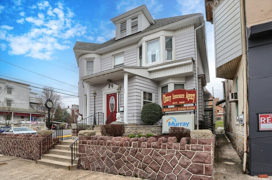 More Photos Of 3 S Market St, Shamokin Flex For Sale