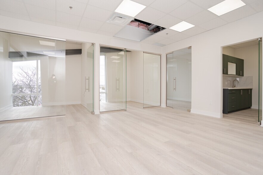 More Photos Of 135 Addison Hall Cir, Aurora Warehouse For Lease