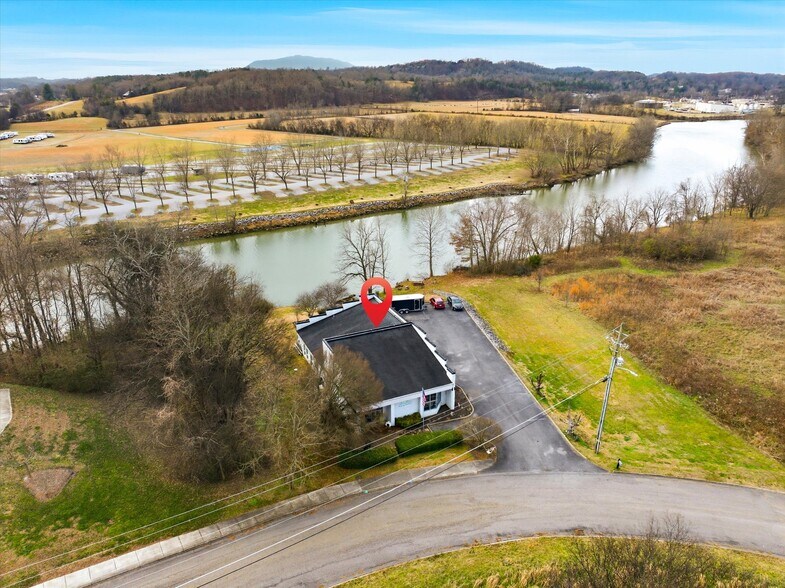 More Photos Of 2376 Business Center Cir, Sevierville Freestanding For Sale