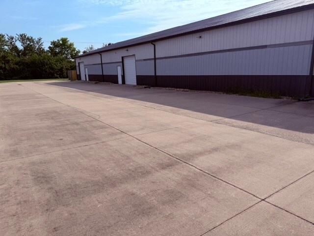 More Photos Of 3500 Constitution Dr, Springfield Warehouse For Sale