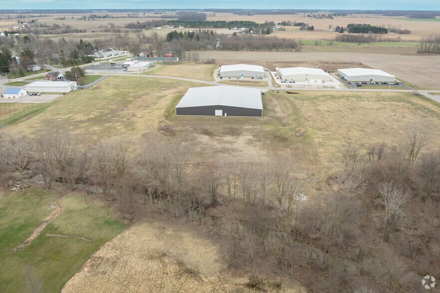 More Photos Of 300 Hammontree Dr, Morenci Warehouse For Lease