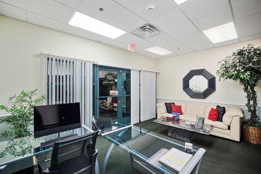 More Photos Of 5440 W Sahara Ave, Las Vegas Medical For Lease