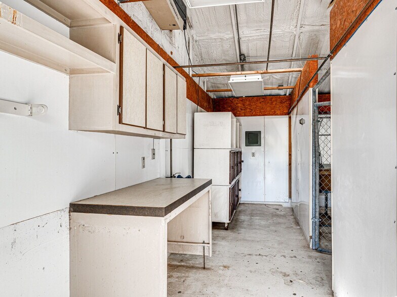 More Photos Of 601 Cimarron Rd, Tuttle Specialty For Sale