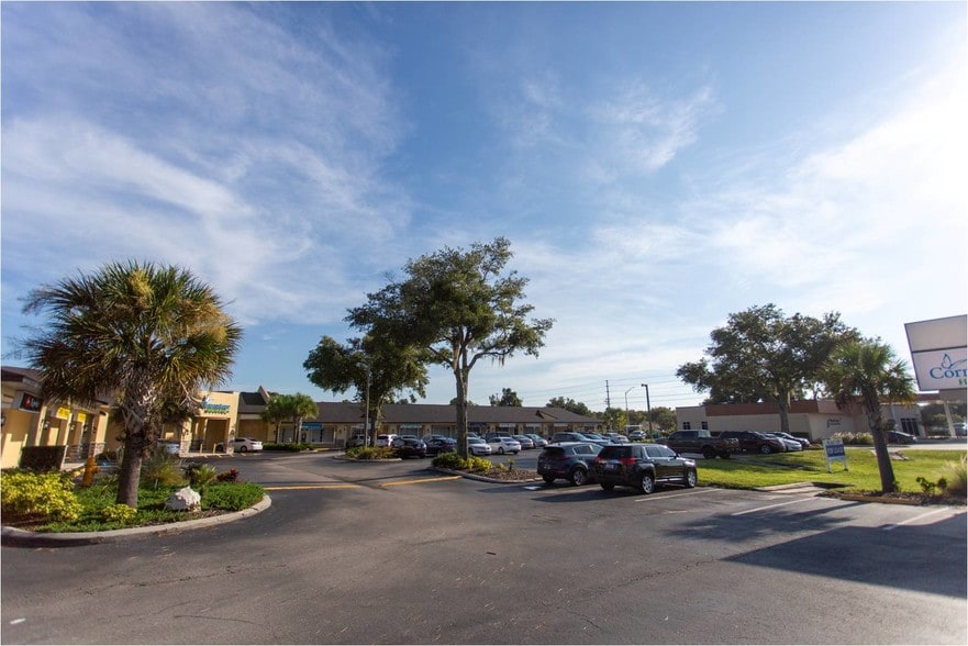 More Photos Of 2116-2190 E County Road 540A, Lakeland Storefront Retail Office For Lease
