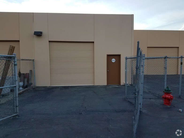 More Photos Of 41910 Boardwalk, Palm Desert Warehouse For Lease