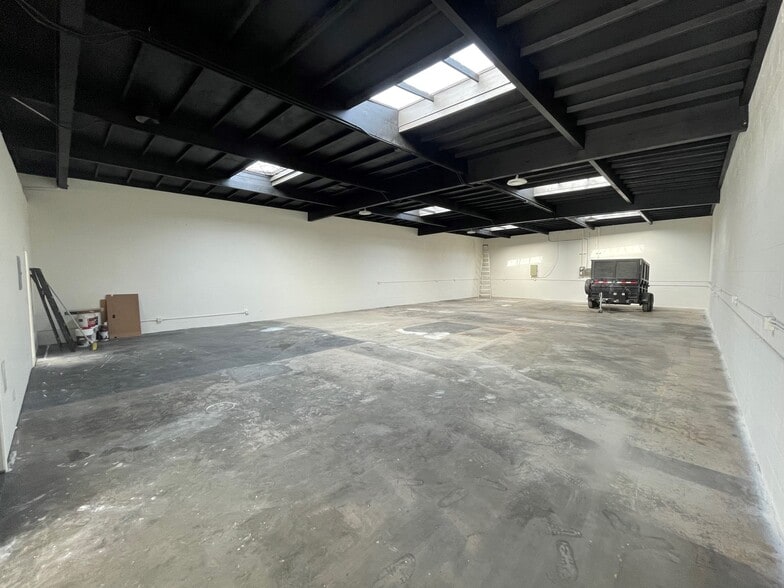 More Photos Of 13425 Beach Ave, Marina del Rey Warehouse For Lease