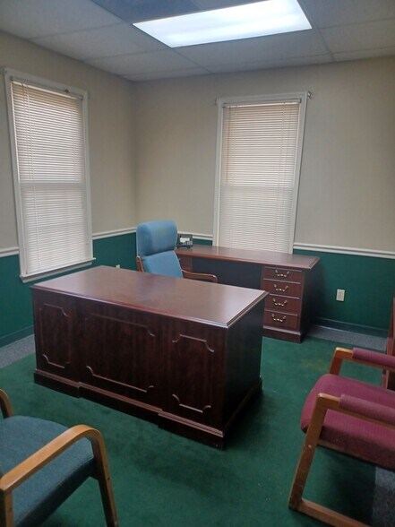 More Photos Of 5046 Thoroughbred Ln, Brentwood Loft Creative Space For Lease