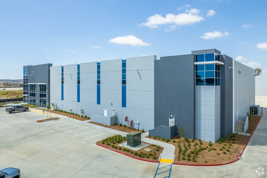 More Photos Of 4 Sterling, Irvine Unknown For Lease