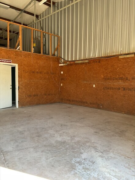 More Photos Of 11990 Old Wellborn Rd, College Station Self Storage For Lease