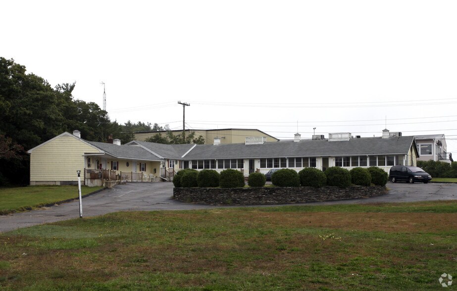 More Photos Of 3082 Cranberry Hwy, East Wareham Hotel For Lease