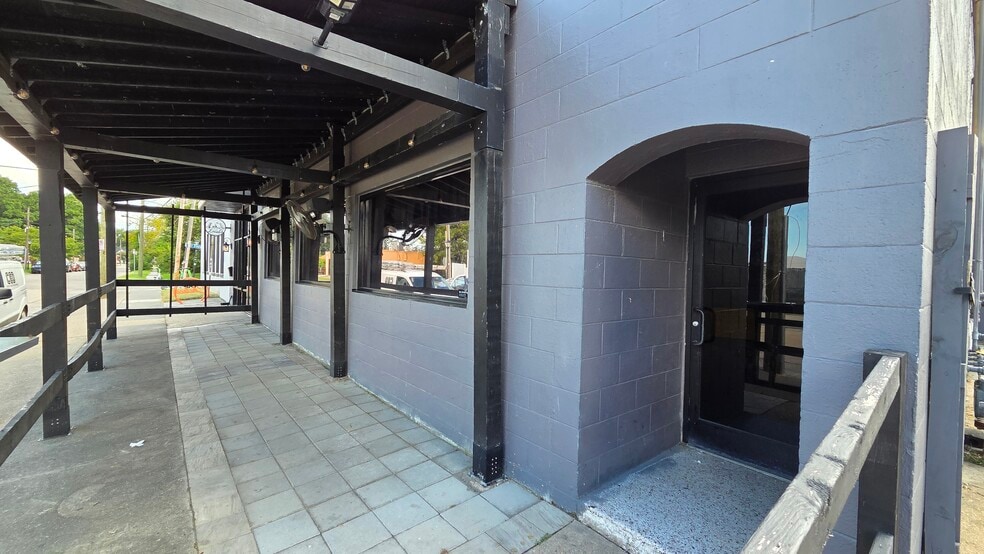 More Photos Of 508 Orapax St, Norfolk Restaurant For Lease