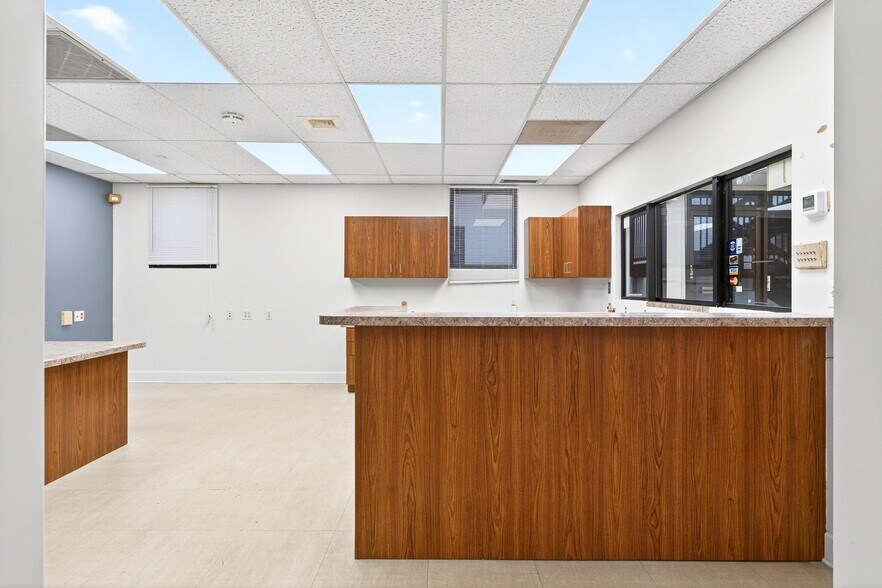 More Photos Of 220 N Westmonte Dr, Altamonte Springs Medical For Lease