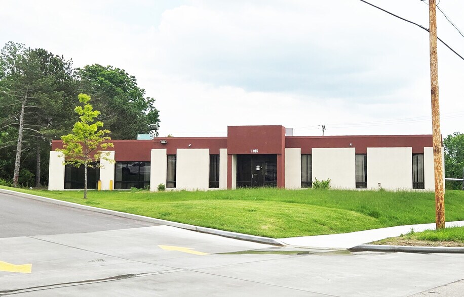 Primary Photo Of 13065 Old Tesson Ferry Rd, Saint Louis Office For Lease