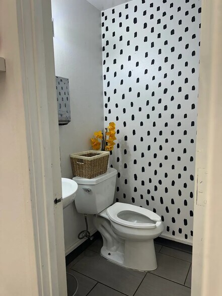 More Photos Of 5300 N Meridian Ave, Oklahoma City Medical For Lease