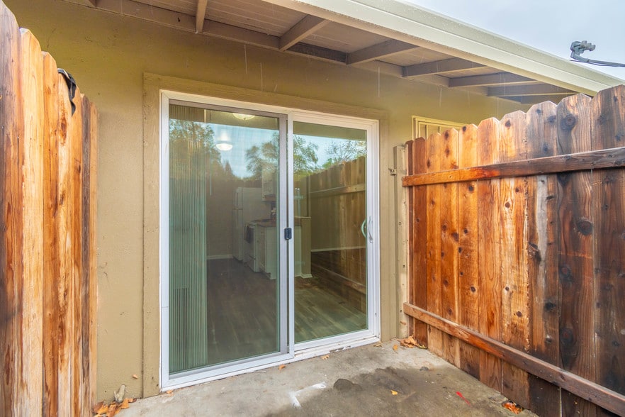More Photos Of 6815 24th St, Sacramento Multifamily For Sale