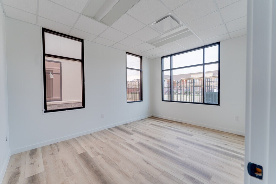 More Photos Of 23406 Kingsland Blvd, Katy Loft Creative Space For Sale