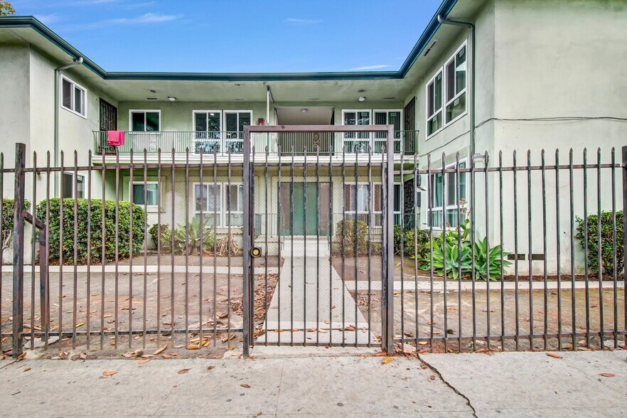 Primary Photo Of 4936 Coliseum St, Los Angeles Multifamily For Sale
