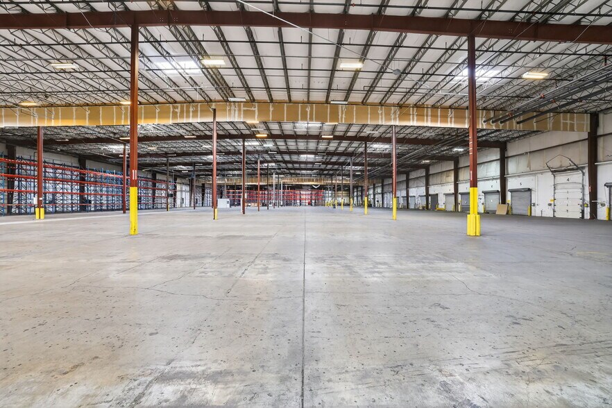 More Photos Of 12745 Earhart Ave, Auburn Distribution For Lease