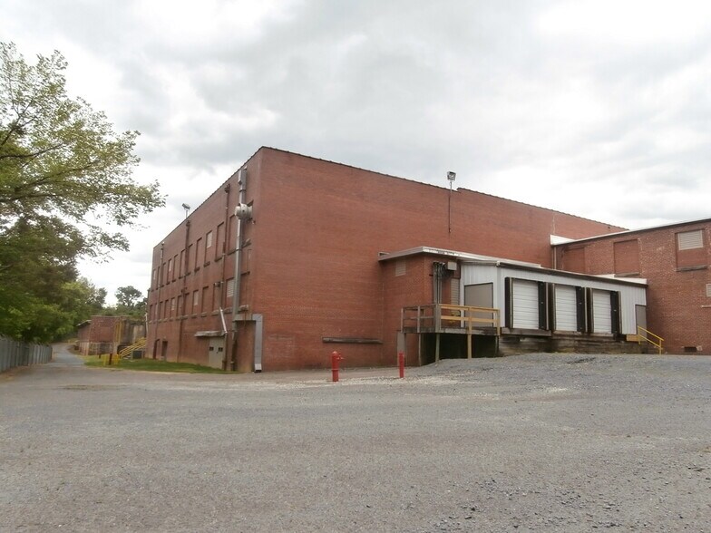 More Photos Of 501 E Naomi St, Randleman Distribution For Sale