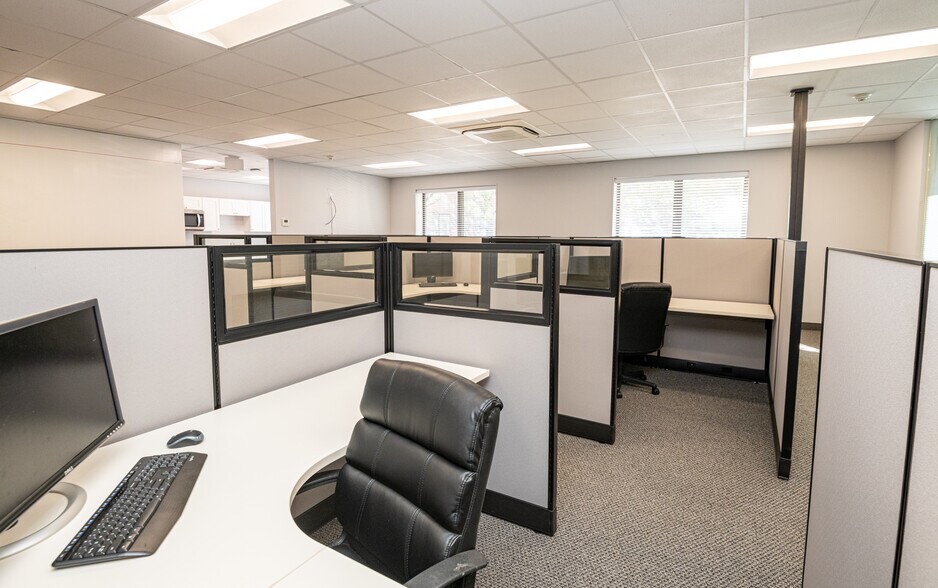 More Photos Of 599 North Ave, Wakefield Office For Lease