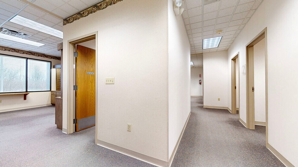 More Photos Of 2228-2230 Sunset Blvd, Steubenville Office For Lease