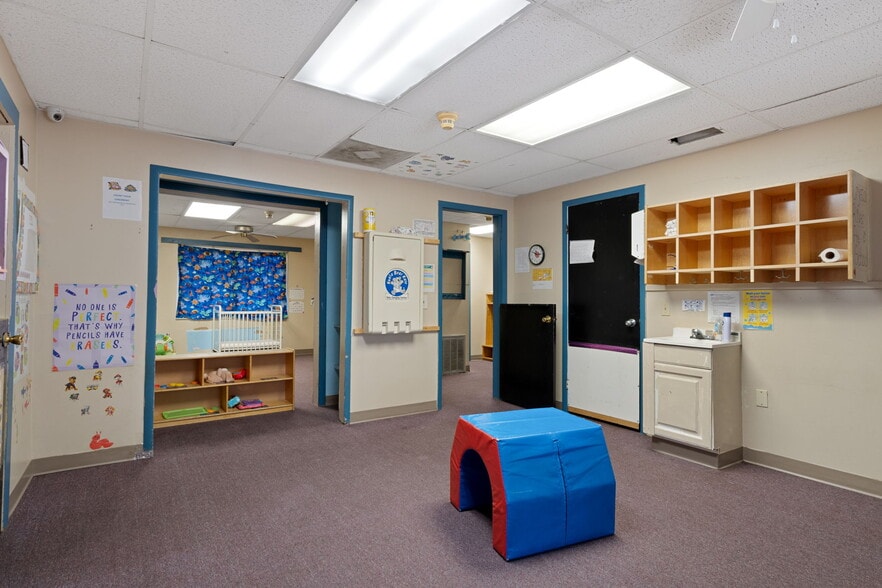 More Photos Of 639 NE 1st St, Crystal River Daycare Center For Sale