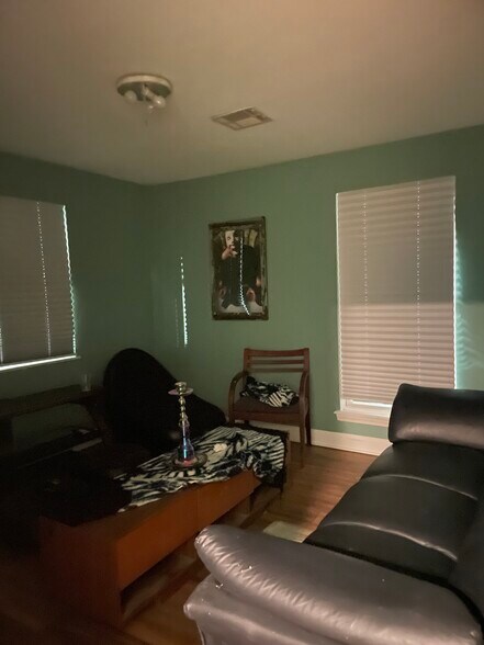 More Photos Of 4701 Downman Rd, New Orleans Bar For Lease