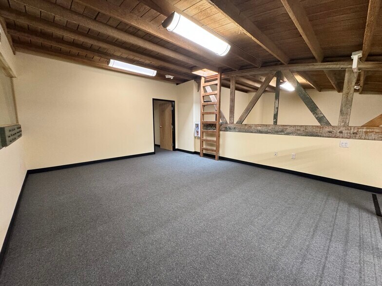 More Photos Of 3608 San Fernando Rd, Glendale Loft Creative Space For Lease