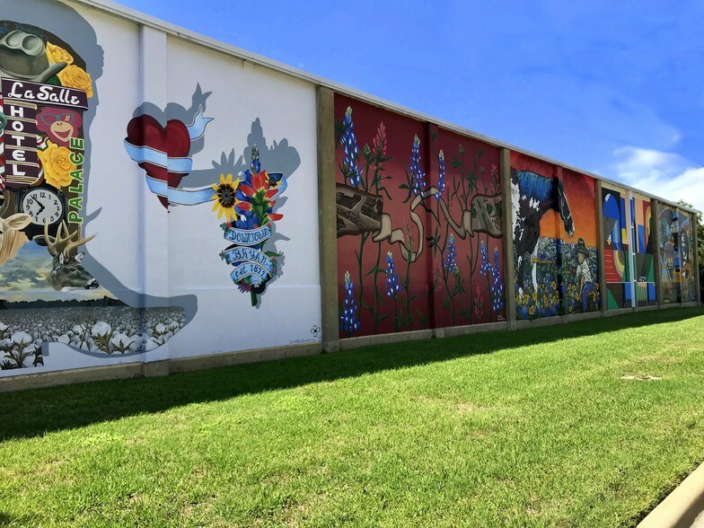 More Photos Of 208 N Bryan Ave, Bryan Office Residential For Lease