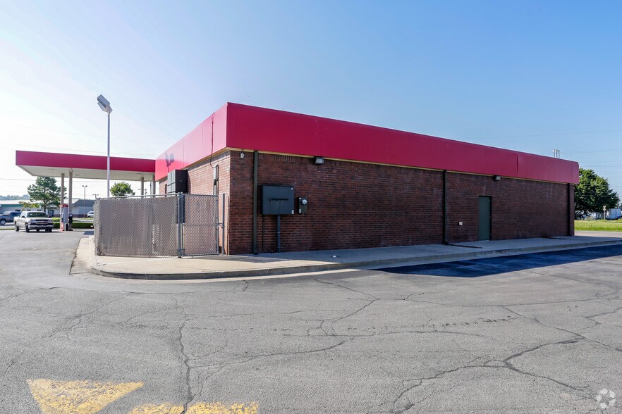 More Photos Of 230 S Adams Rd, Sand Springs Convenience Store For Sale