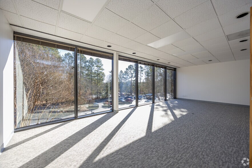 More Photos Of 6075 The Corners Pky, Peachtree Corners Office For Lease
