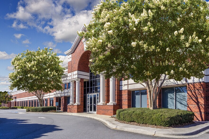 More Photos Of 8711 University East Dr, Charlotte Office For Lease