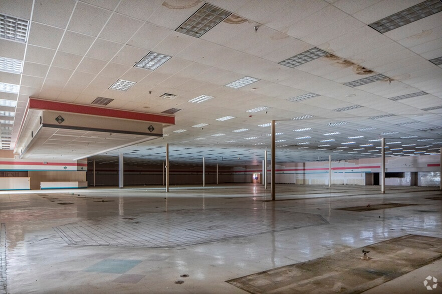 More Photos Of 2120 HWY 19 N, Meridian Freestanding For Sale