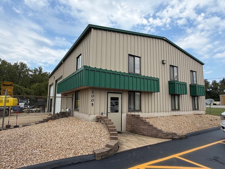 More Photos Of 2005 Highway Z, Pevely Industrial For Sale