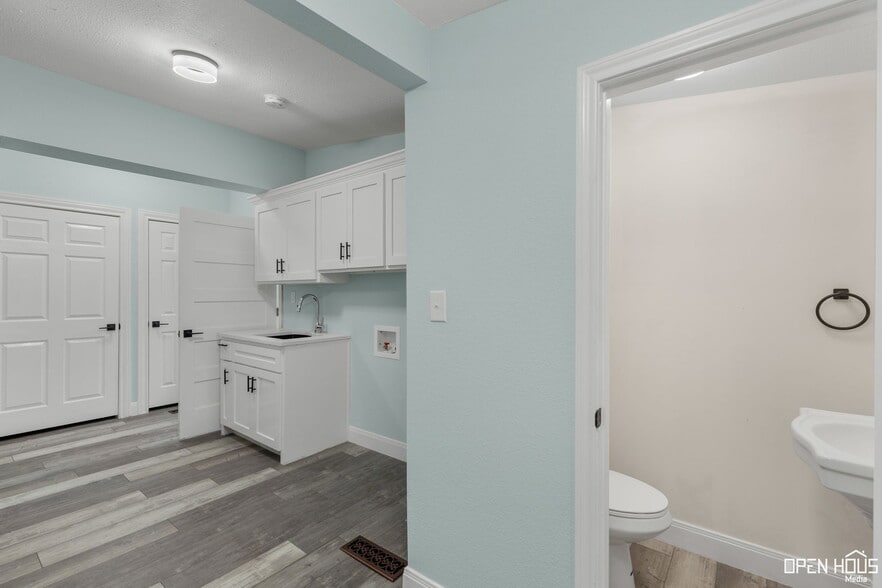 More Photos Of 405 W Gilbert St, Henrietta Hospitality For Sale