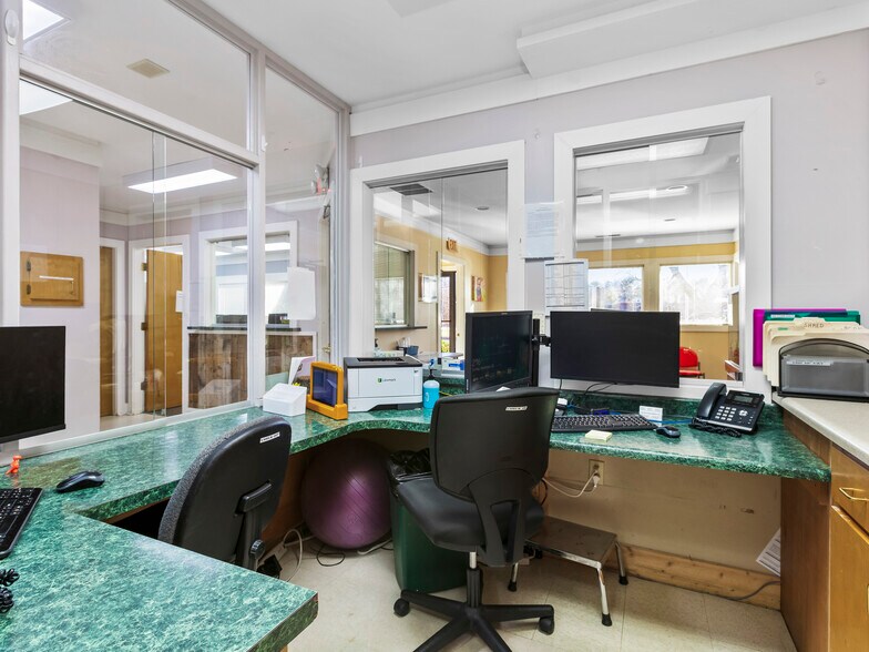 More Photos Of 157 Medical Park Dr, Brevard Medical For Lease