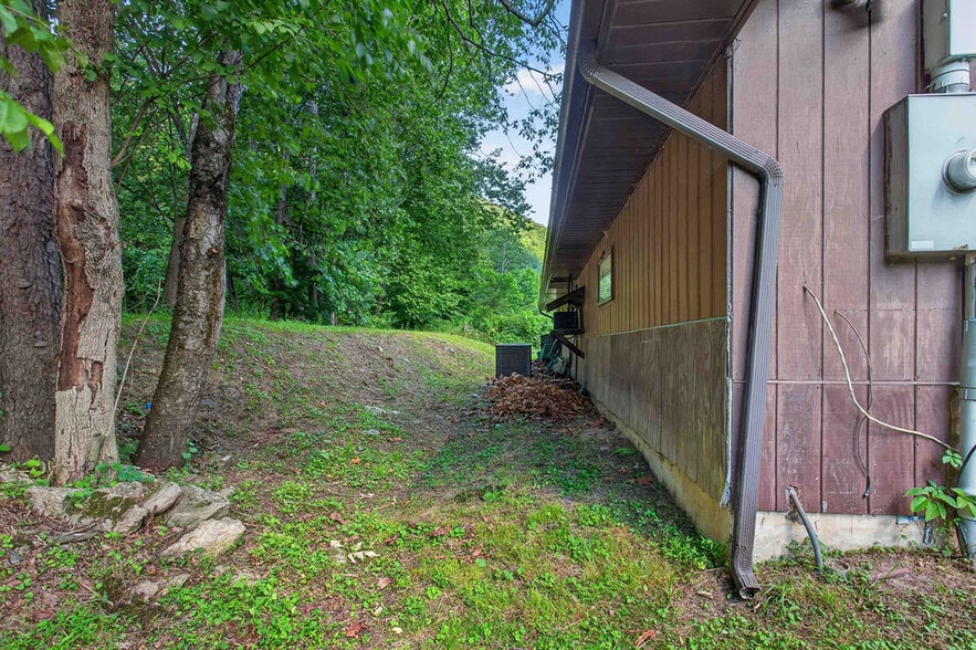 More Photos Of 13239 Rt 14, Ralston General Retail For Sale