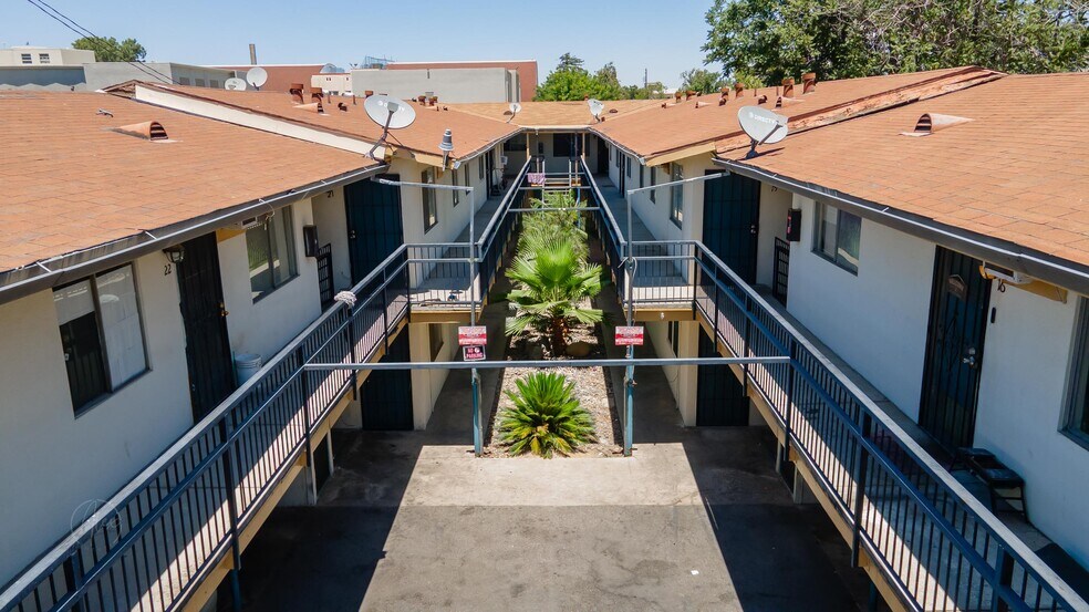 More Photos Of 1905 California Ave, Bakersfield Apartments For Sale