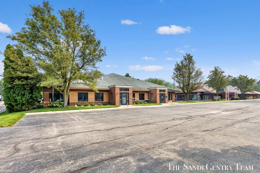 More Photos Of 16986 Robbins Rd, Grand Haven Medical For Lease