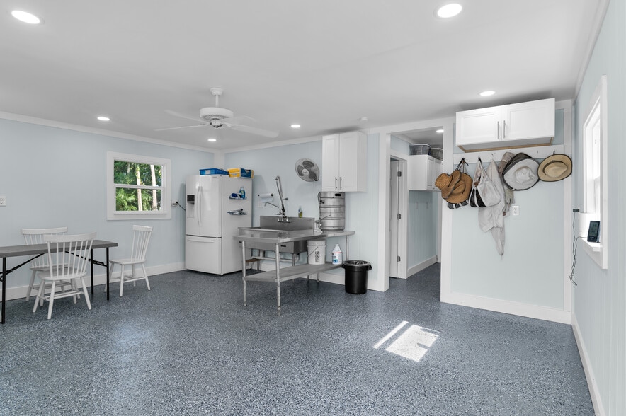 More Photos Of 6901 Hendry Creek Dr, Fort Myers Specialty For Sale