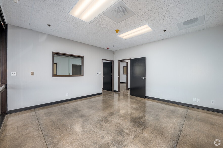 More Photos Of 7617-7621 Somerset Blvd, Paramount Unknown For Lease