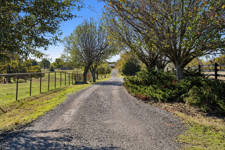 More Photos Of 2212 Spring Hill Rd, Aubrey Land For Sale