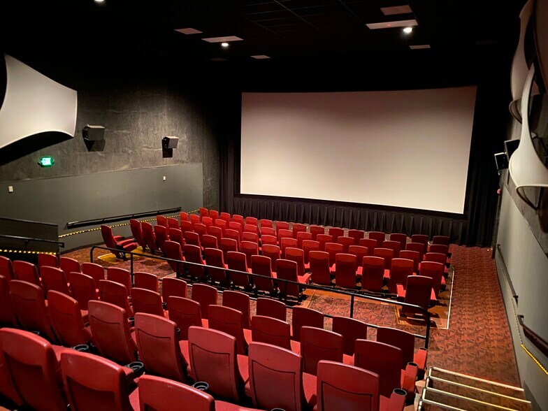 More Photos Of 1124 Edgewater Dr N, North Pekin Movie Theatre For Lease