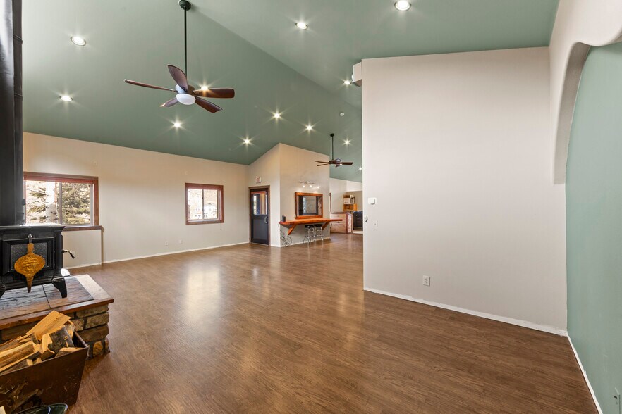 More Photos Of 606 W Byers Ave, Hot Sulphur Springs Flex For Sale