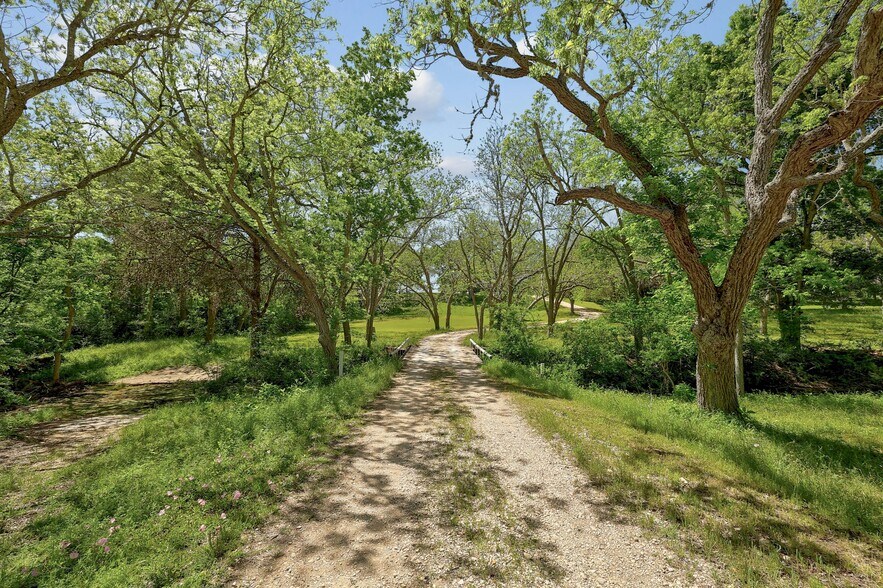More Photos Of 1087 Seawillow Rd, Lockhart Land For Sale