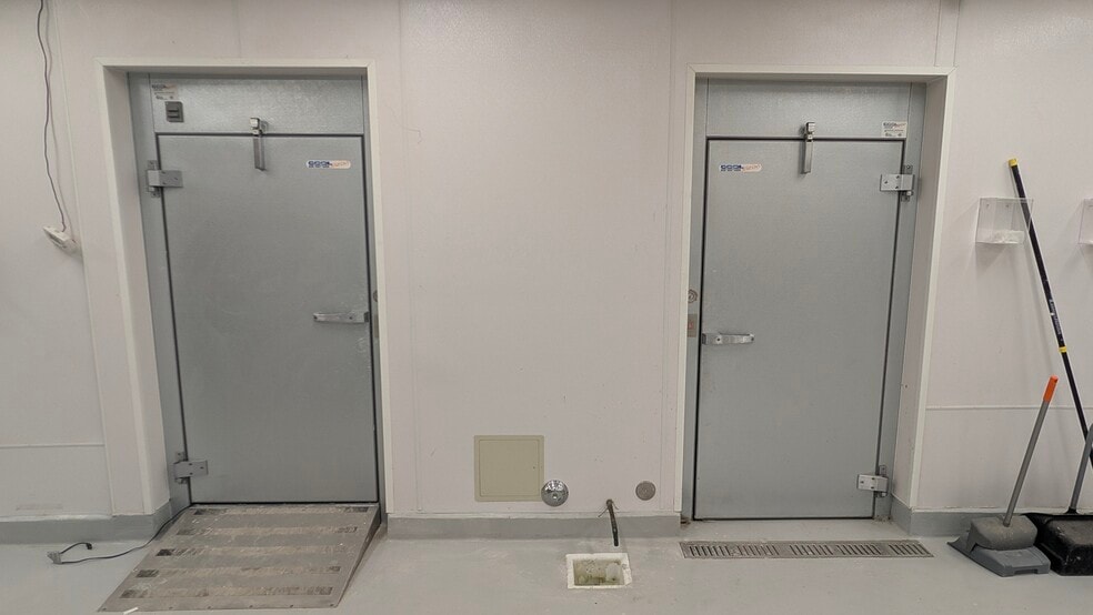 More Photos Of 175 Lewis Rd, San Jose Light Manufacturing For Sale